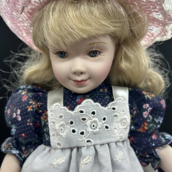Paradise Galleries "Kathy" porcelain collectible doll - Picture 2 of 7